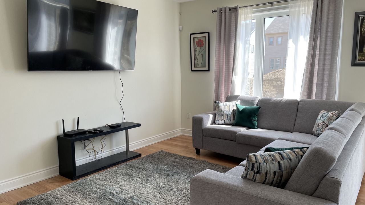 Photo of Livingroom in Lindsay