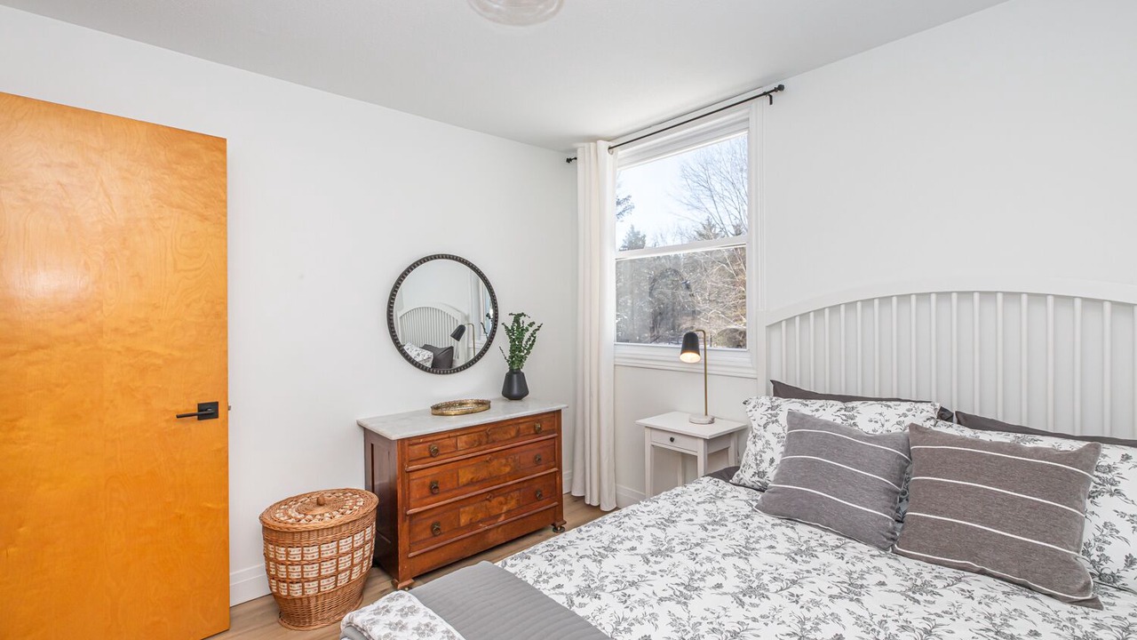 Photo of Bedroom in Ottawa Division