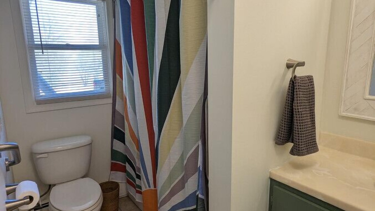 Photo of Bathroom in Maple Lake