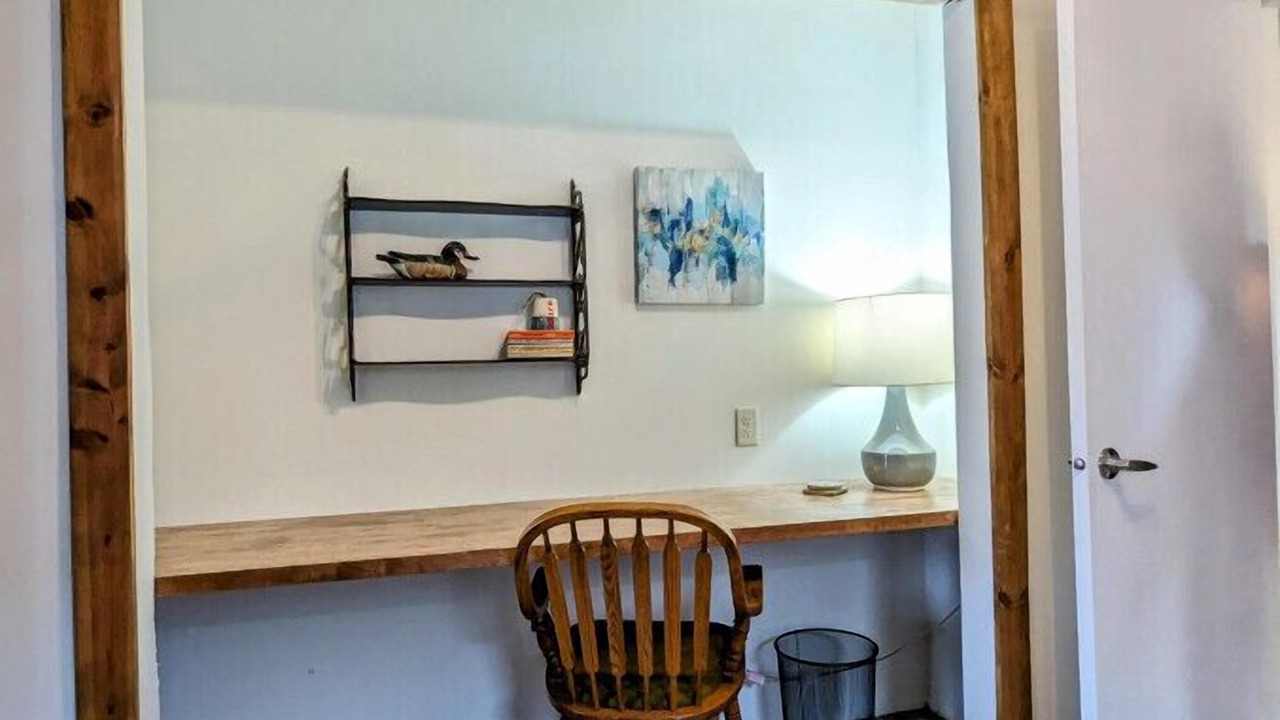 Photo of Bedroom in Maple Lake
