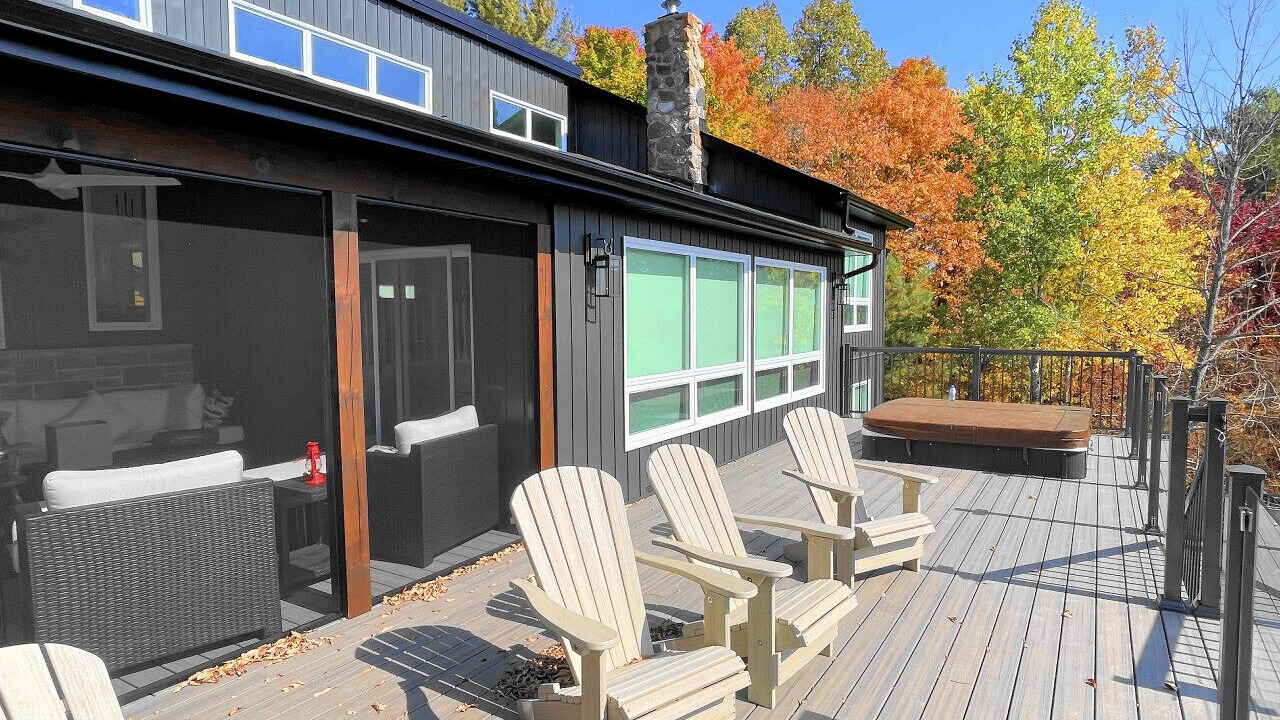 Photo of Patio Balcony in North Kawartha