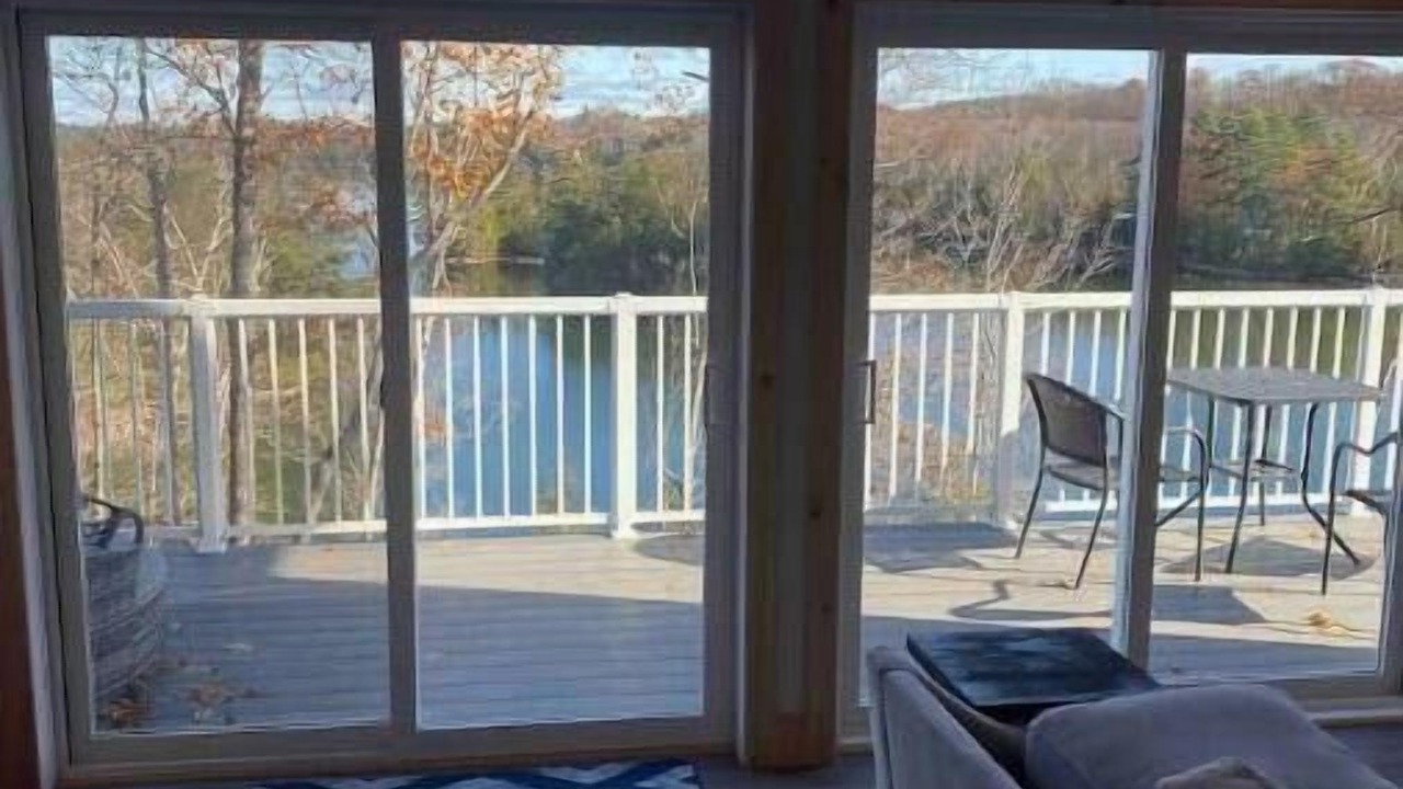 Photo of Livingroom in North Frontenac