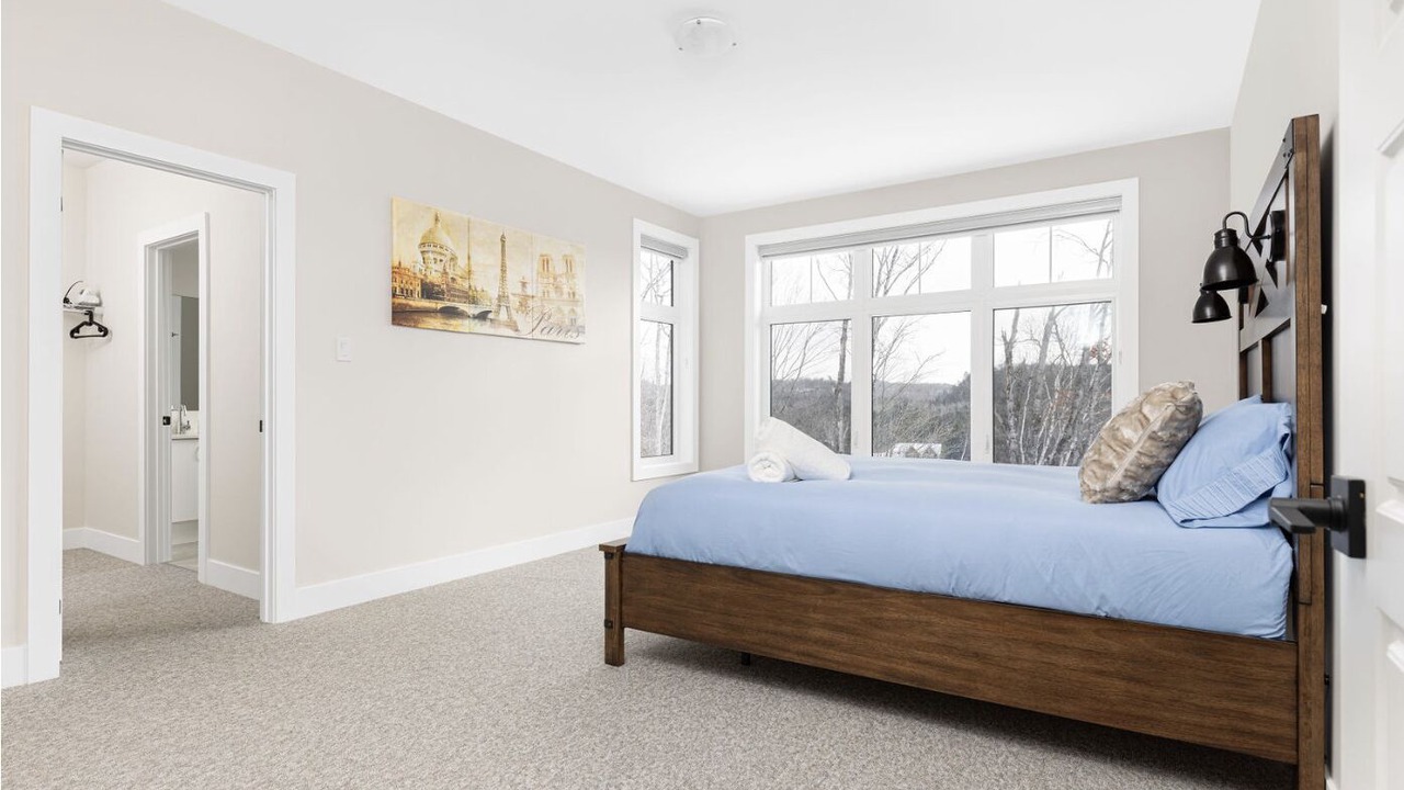Photo of Bedroom in Lake of Bays