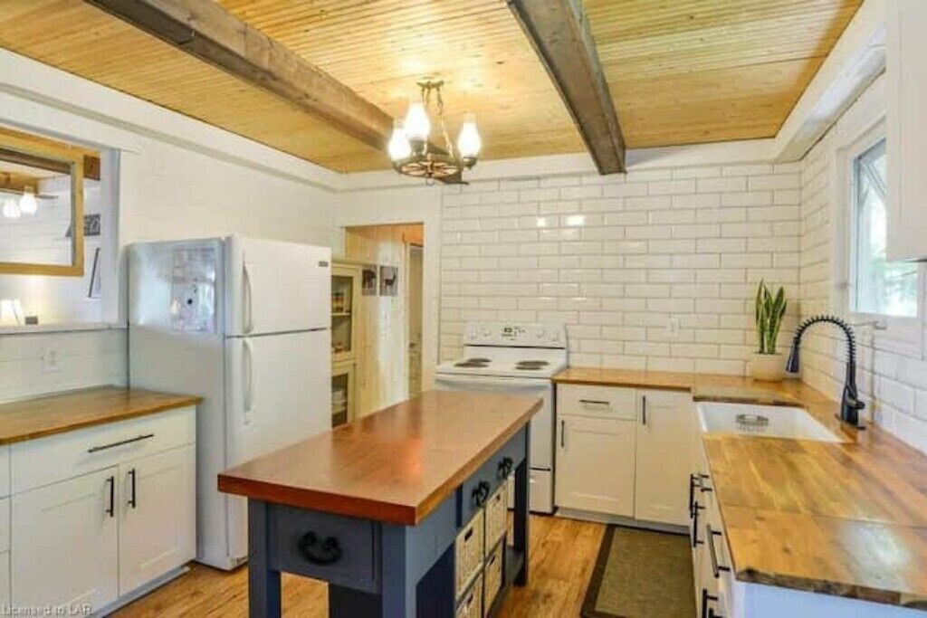Photo of Kitchen in Armour
