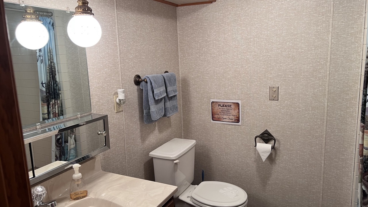 Photo of Bathroom in Remer