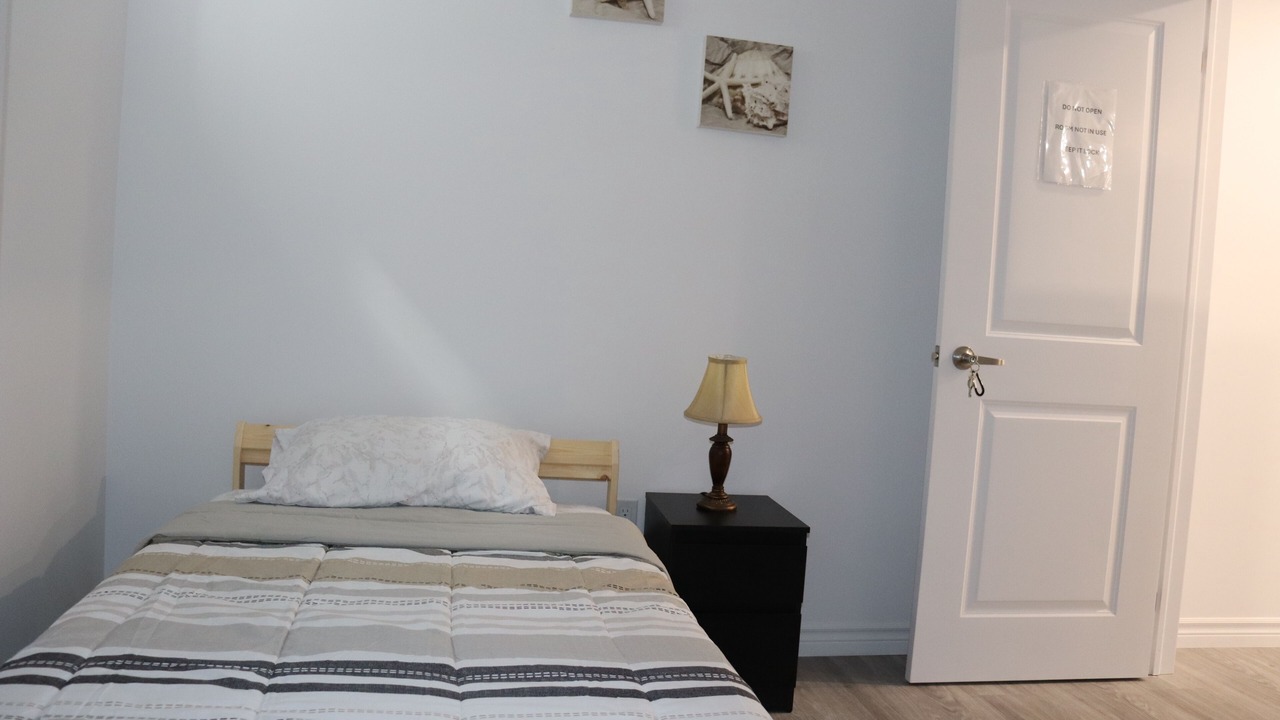 Photo of Bedroom in Thorold