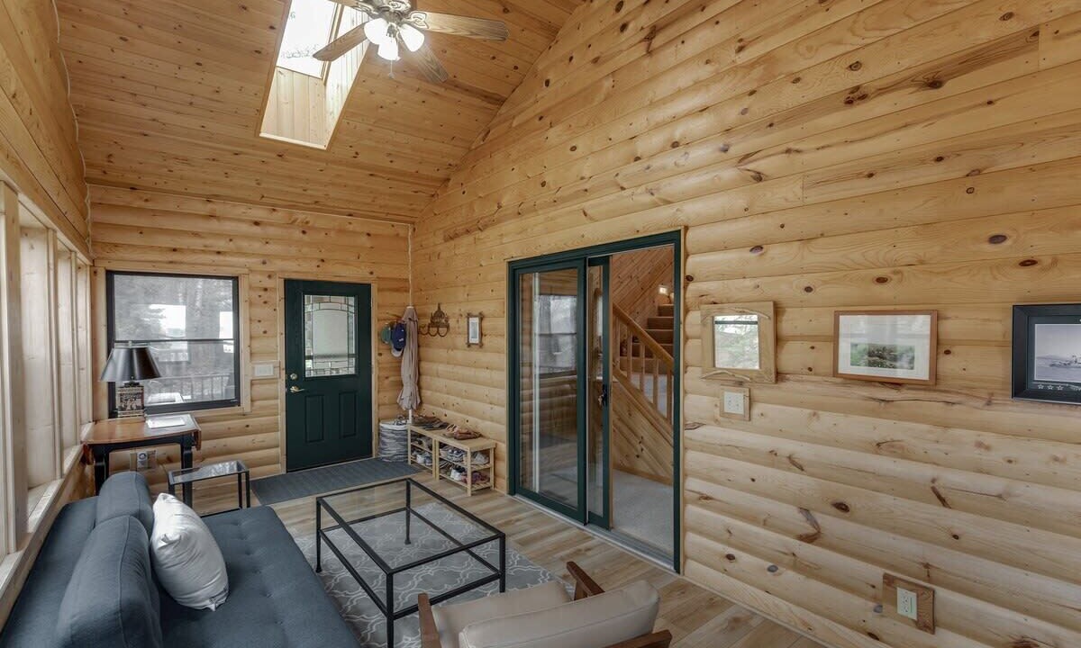 Photo of Livingroom in Walker
