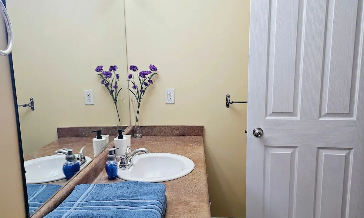 Photo of Bathroom in Lakeshore