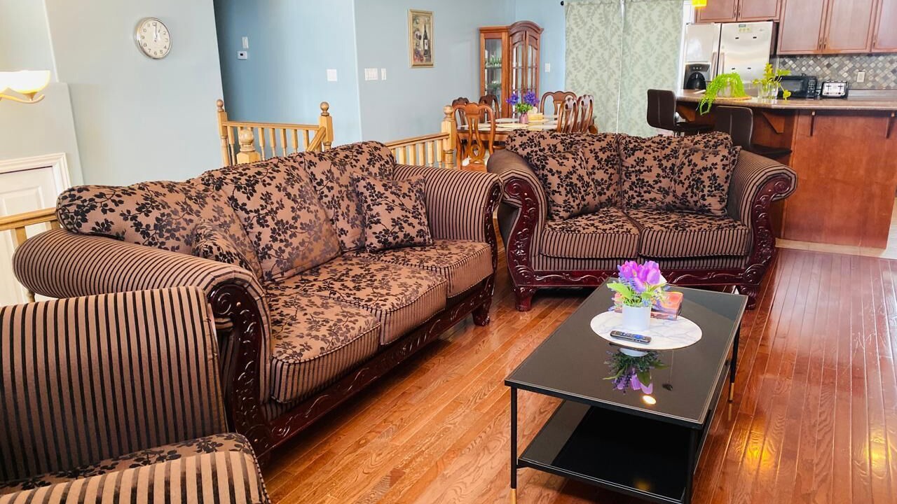 Photo of Livingroom in Lakeshore