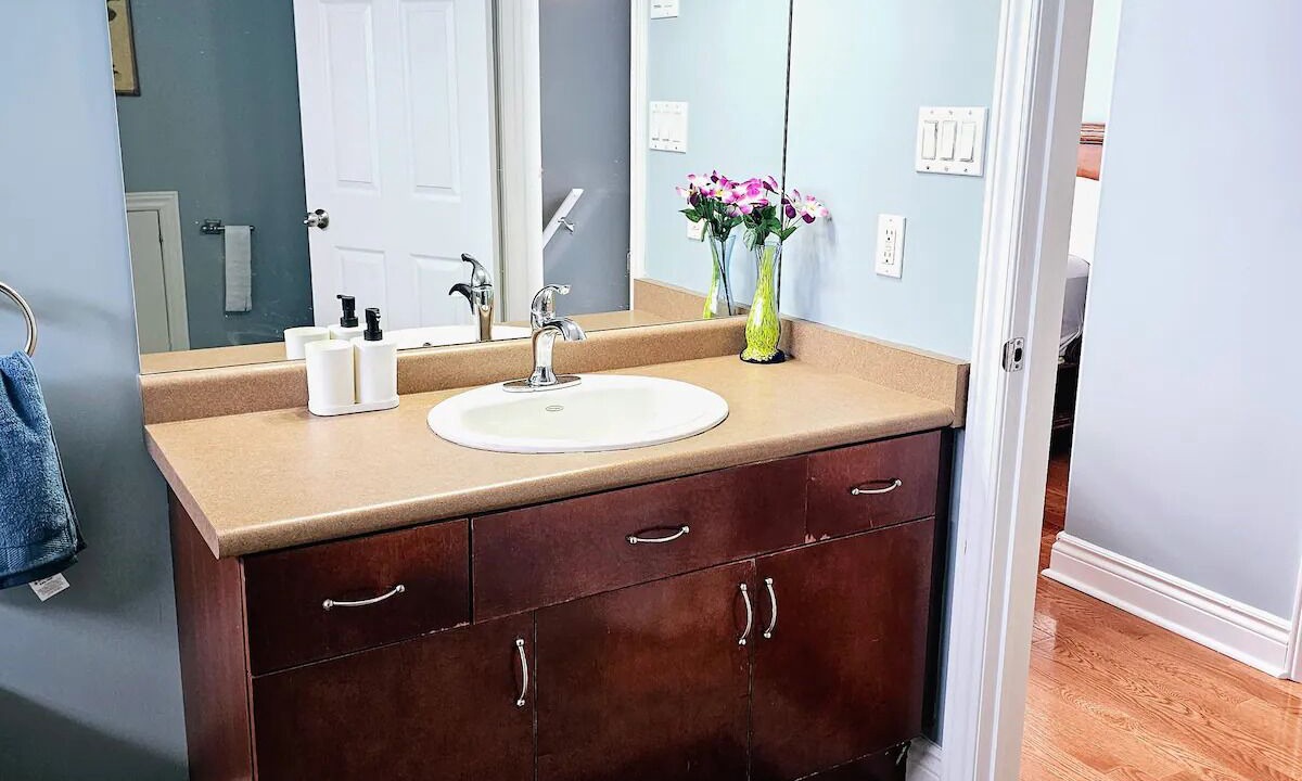 Photo of Bathroom in Lakeshore