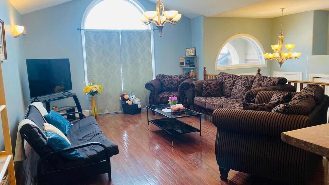 Photo of Livingroom in Lakeshore