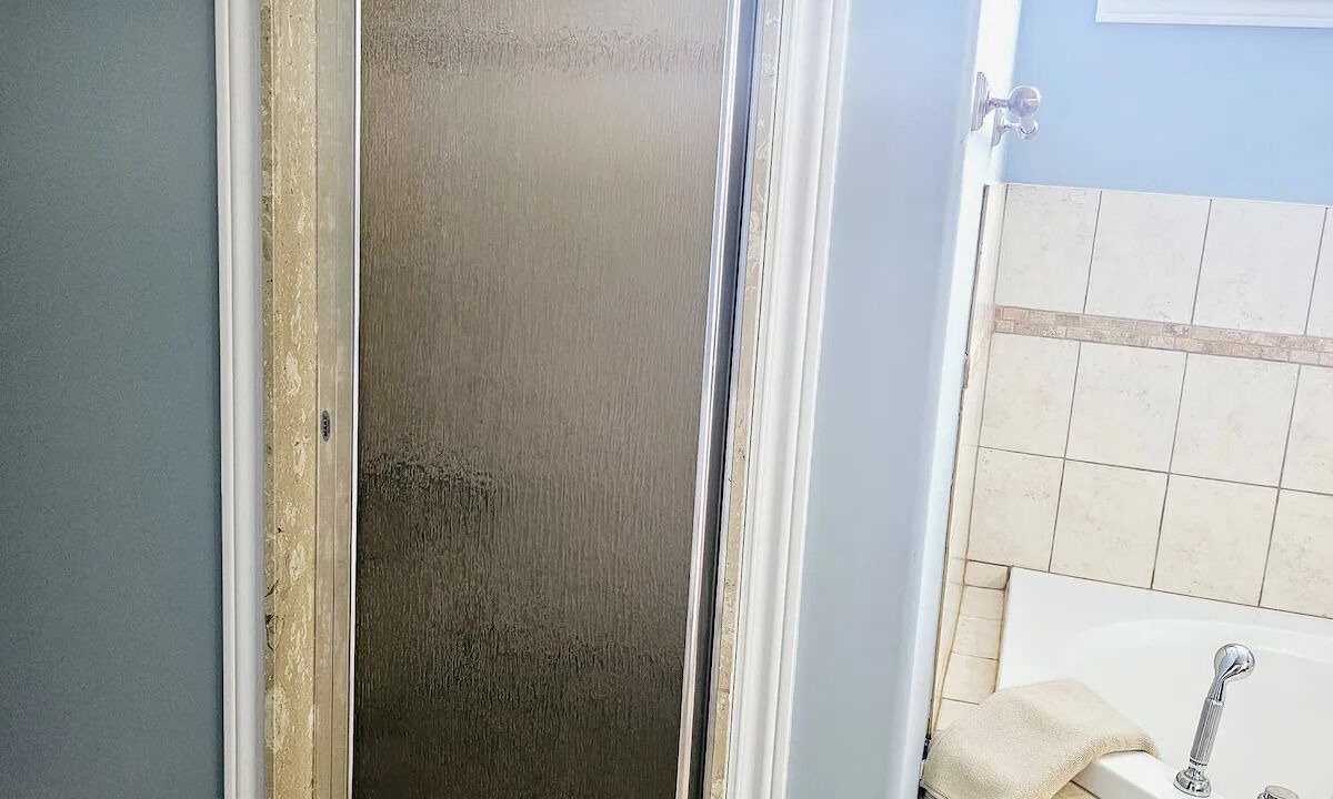 Photo of Bathroom in Lakeshore