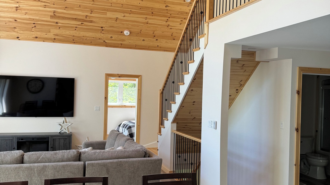 Photo of Livingroom in North Frontenac