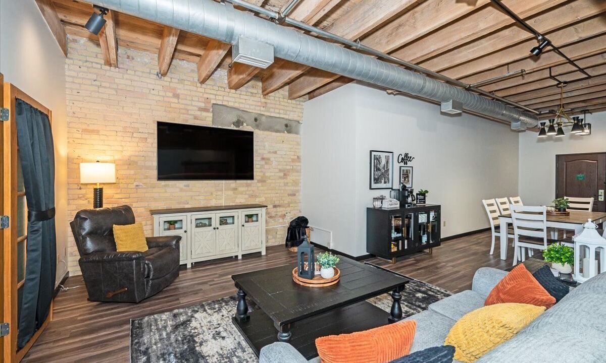 Photo of Livingroom in St. Louis County