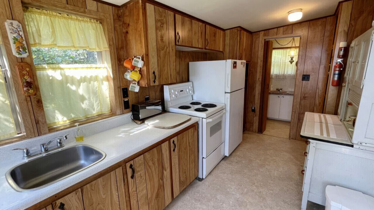 Photo of Kitchen in Head Lake
