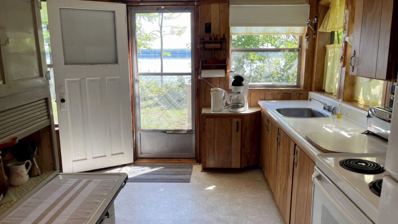 Photo of Kitchen in Head Lake