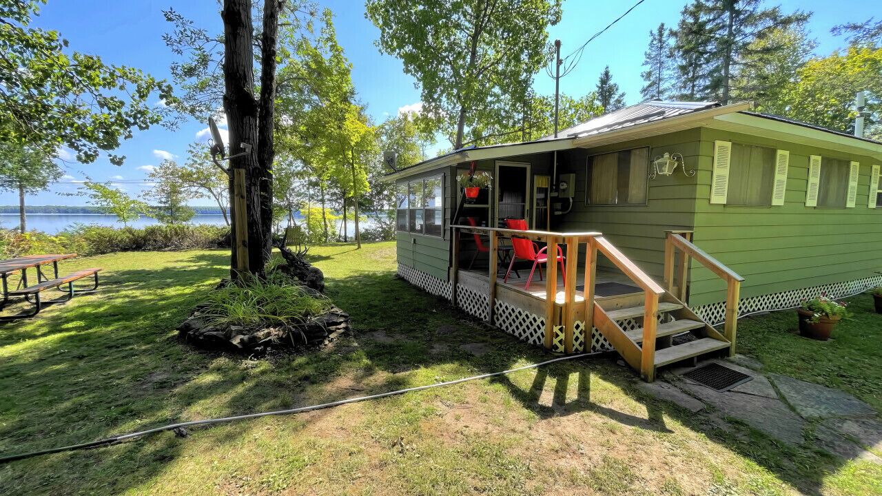 Photo of Patio Balcony in Head Lake