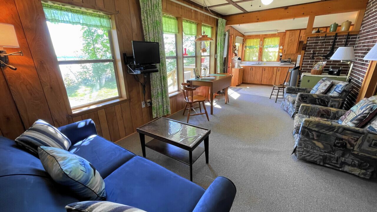 Photo of Livingroom in Head Lake