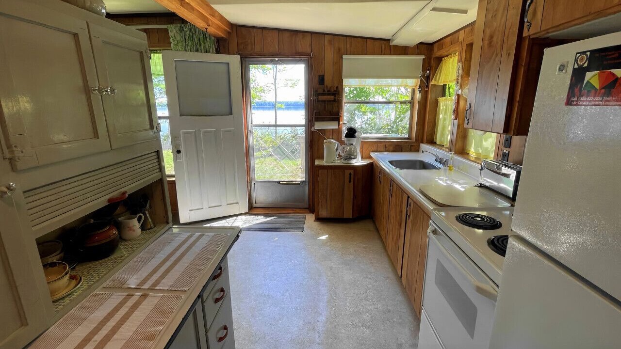 Photo of Kitchen in Head Lake