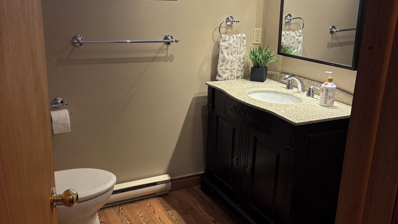 Photo of Bathroom in Alban