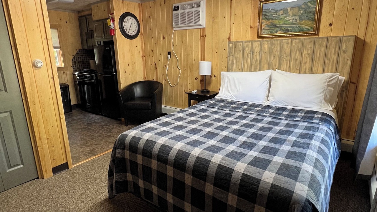 Photo of Bedroom in Lake Shore