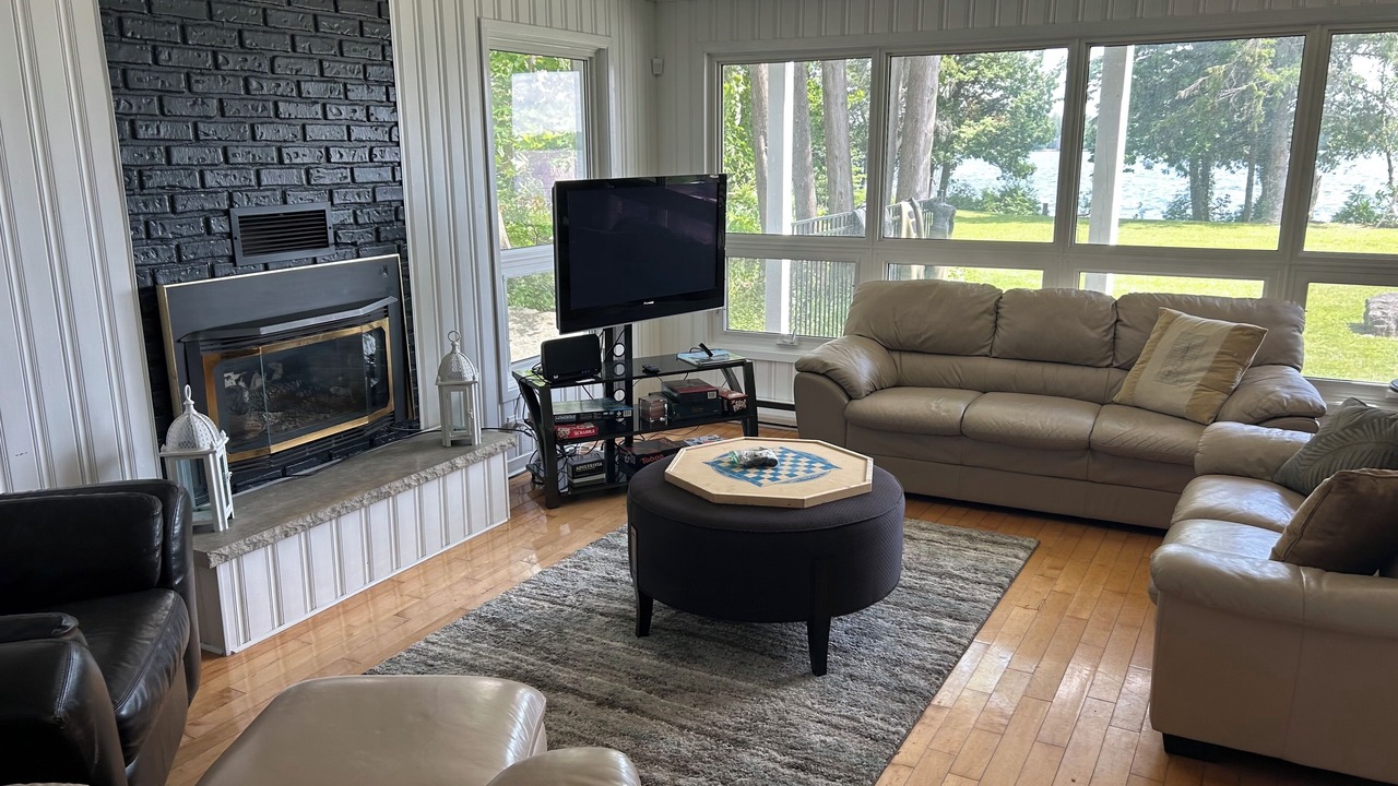 Photo of Livingroom in Bobcaygeon