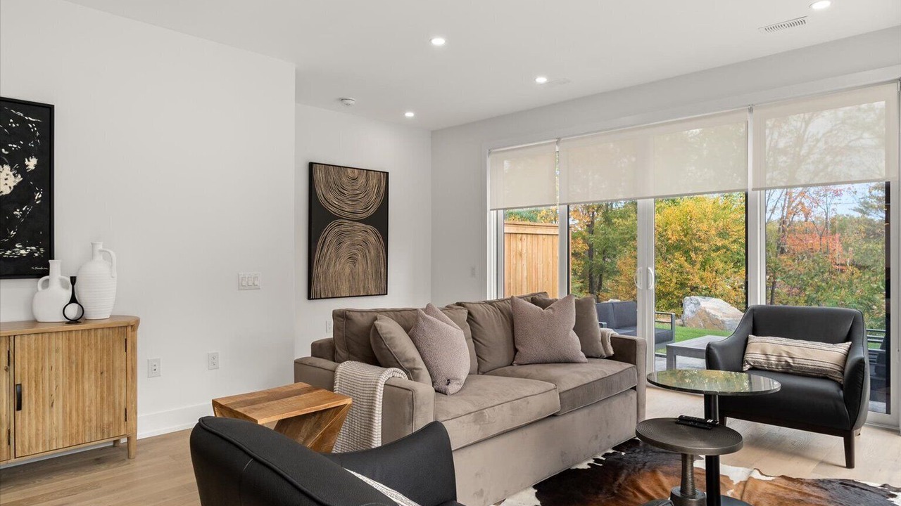 Photo of Livingroom in Gravenhurst