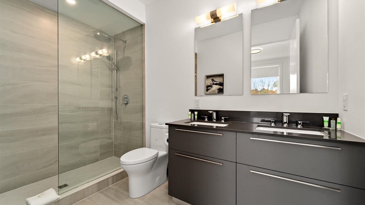 Photo of Bathroom in Gravenhurst