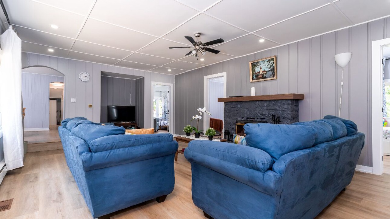 Photo of Livingroom in Gravenhurst