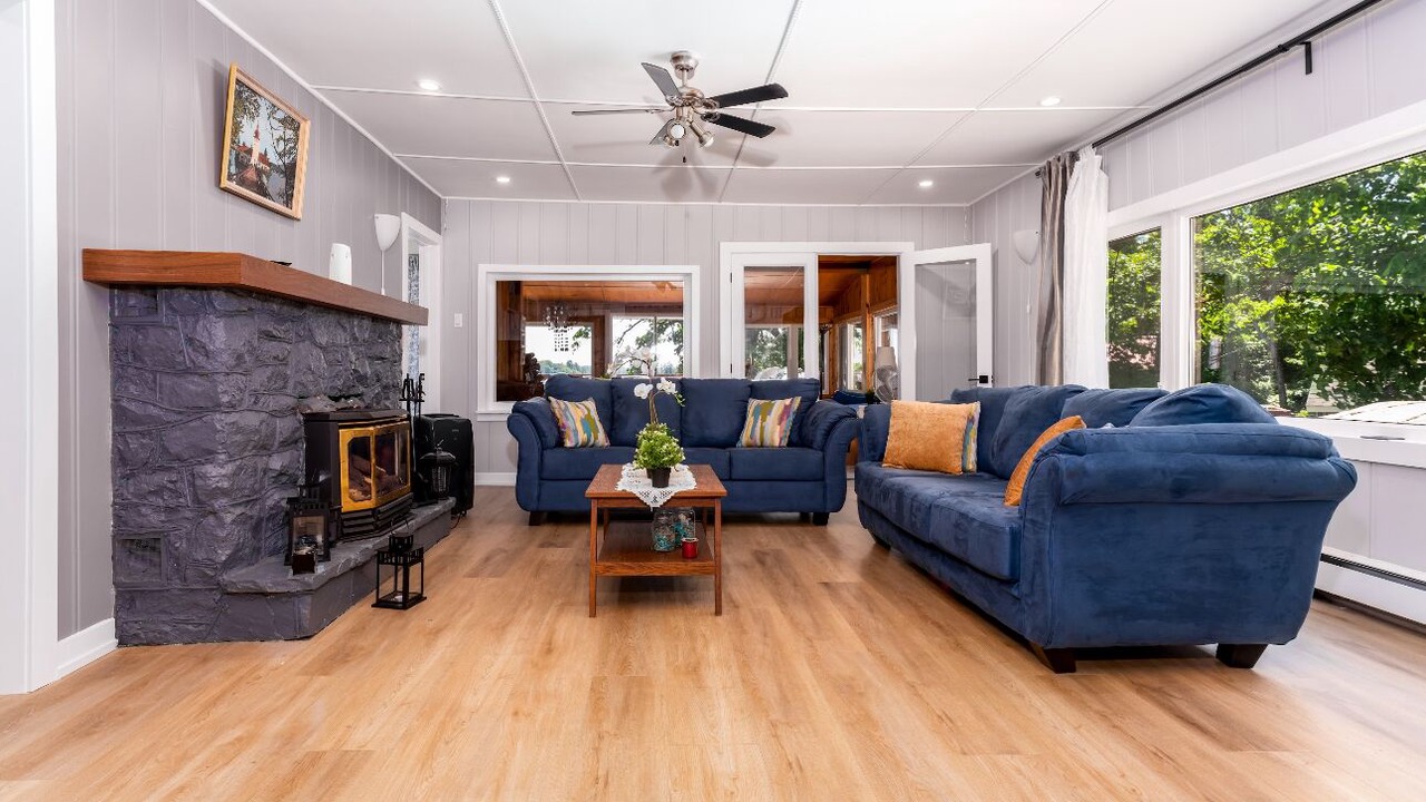 Photo of Livingroom in Gravenhurst