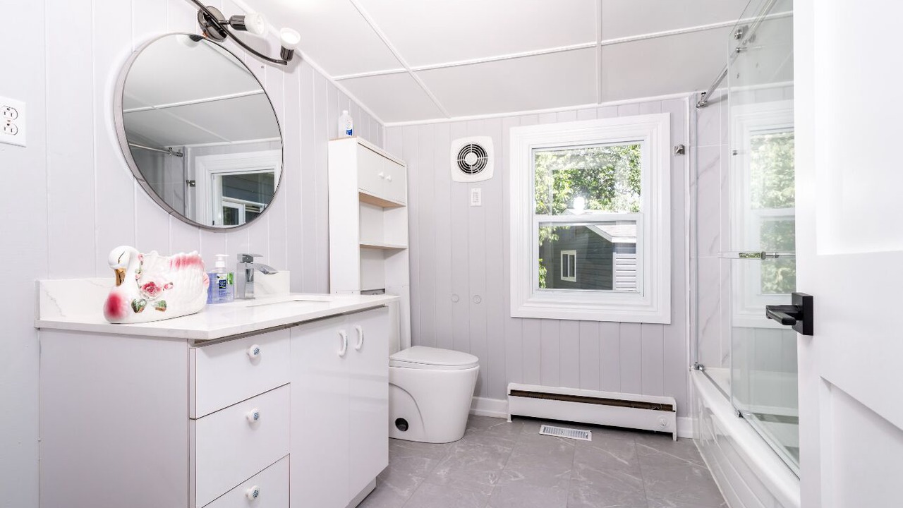 Photo of Bathroom in Gravenhurst