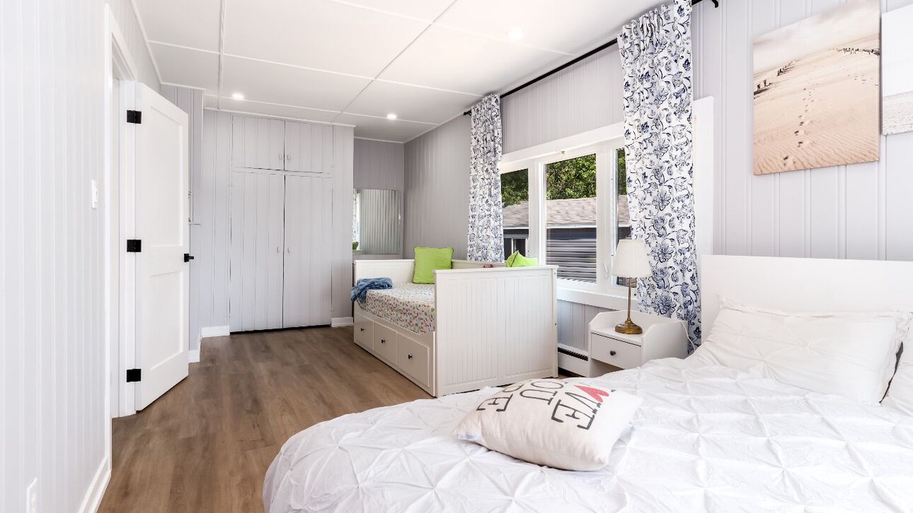 Photo of Bedroom in Gravenhurst