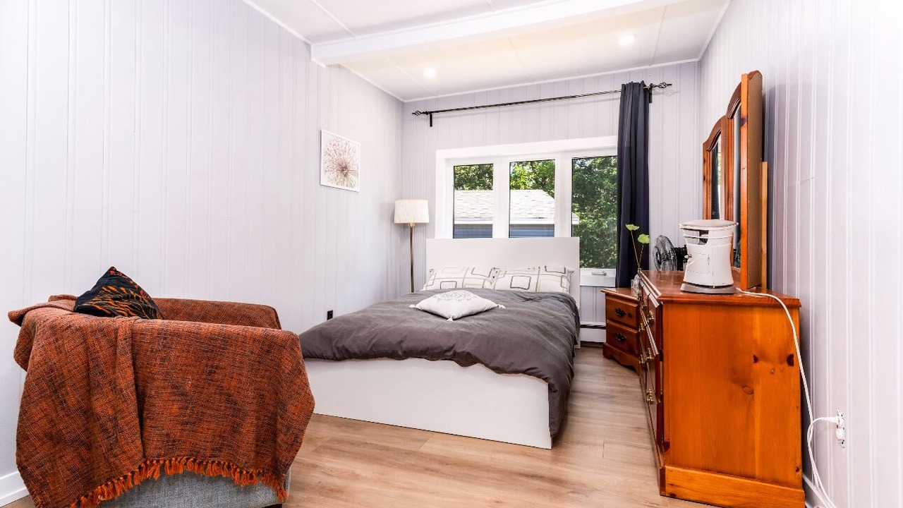 Photo of Bedroom in Gravenhurst