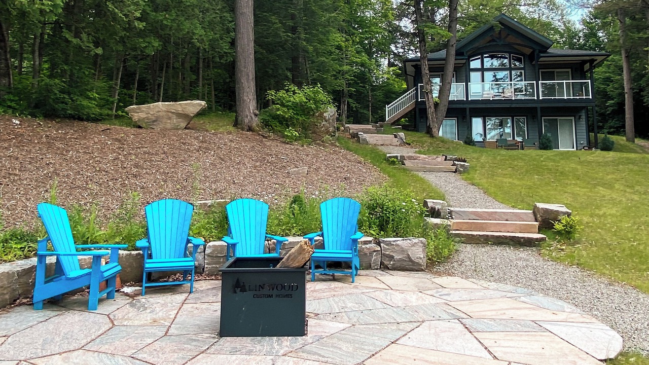 Photo of Patio Balcony in Lake of Bays