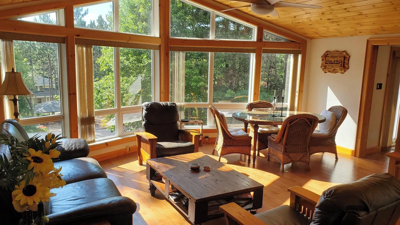 Photo of Livingroom in Wymbolwood Beach