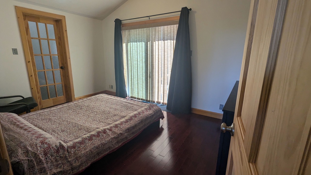 Photo of Bedroom in Wymbolwood Beach