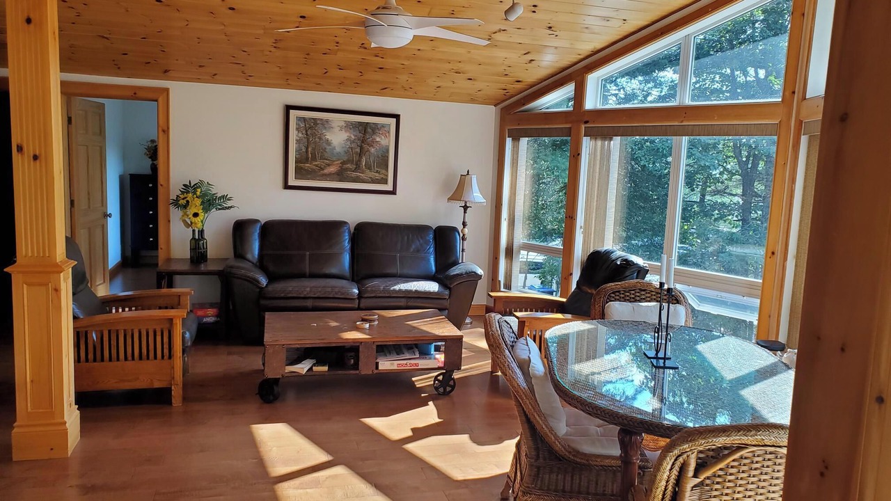 Photo of Livingroom in Wymbolwood Beach