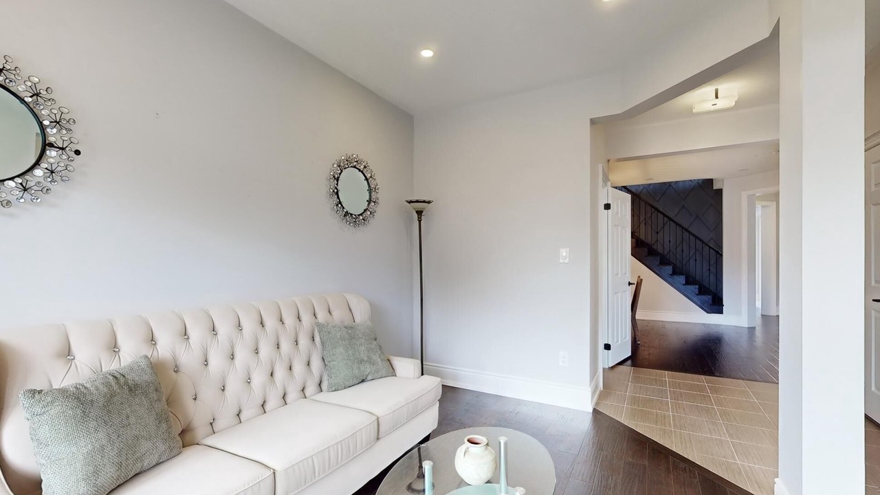 Photo of Livingroom in Ajax