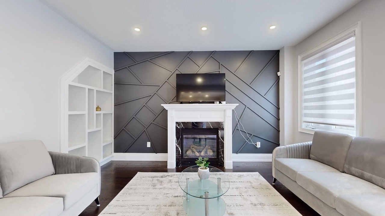Photo of Livingroom in Ajax