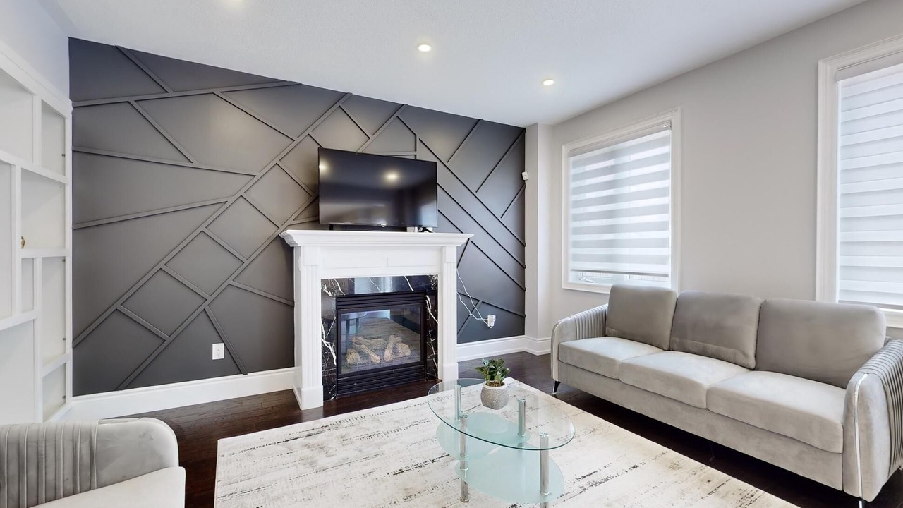 Photo of Livingroom in Ajax