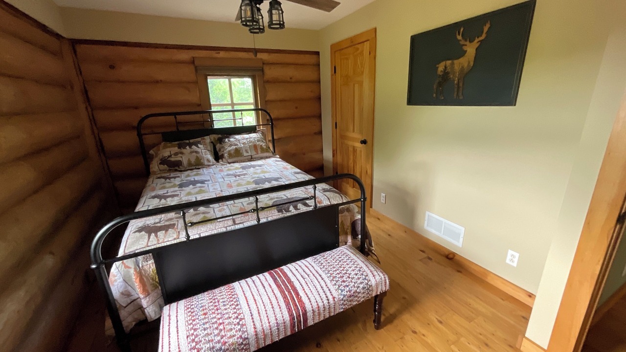 Photo of Bedroom in Lindstrom