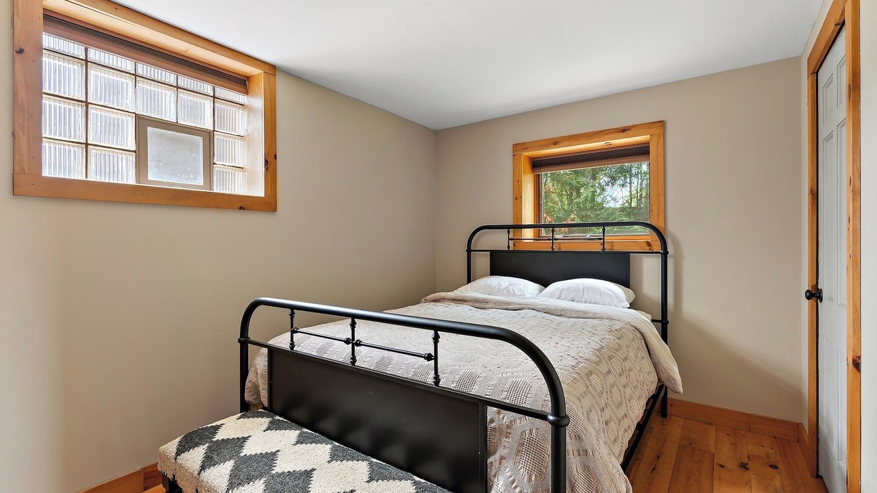 Photo of Bedroom in Lindstrom