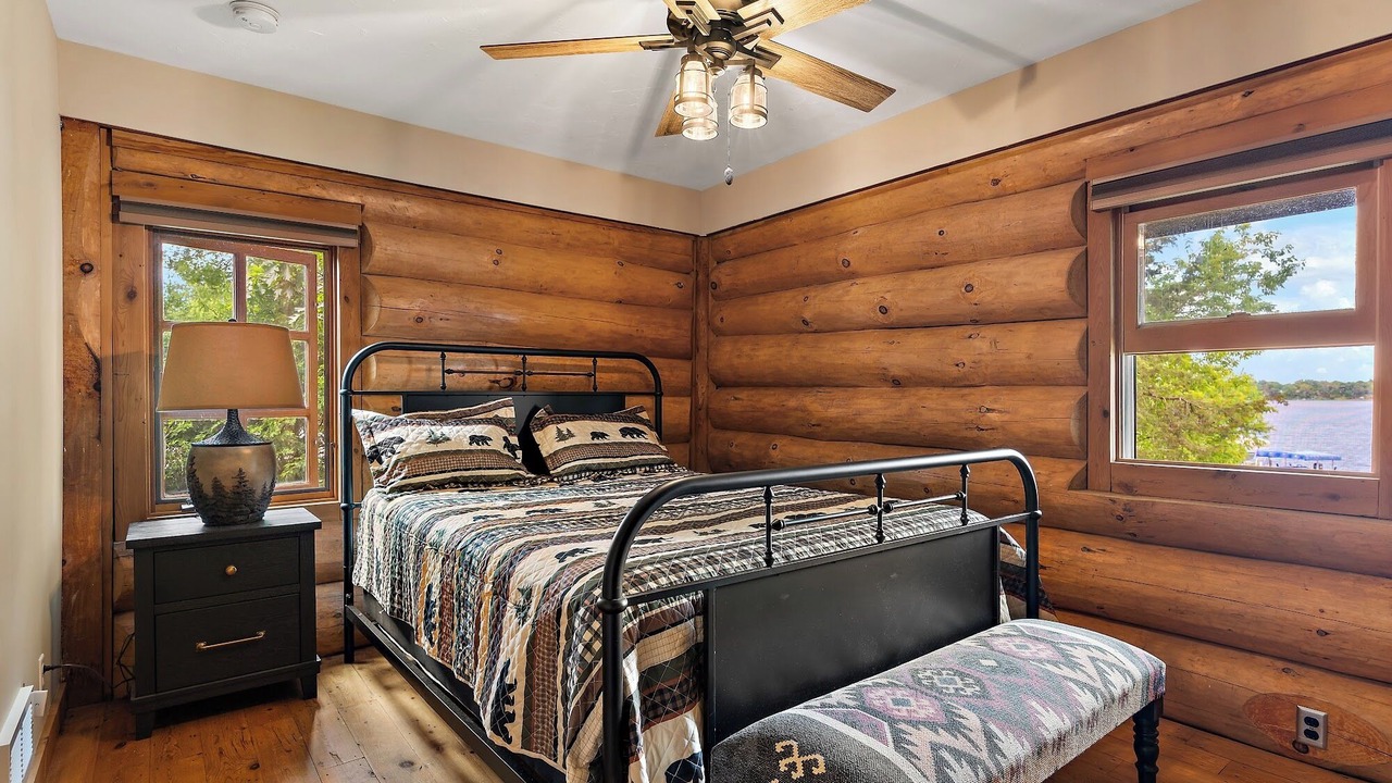 Photo of Bedroom in Lindstrom