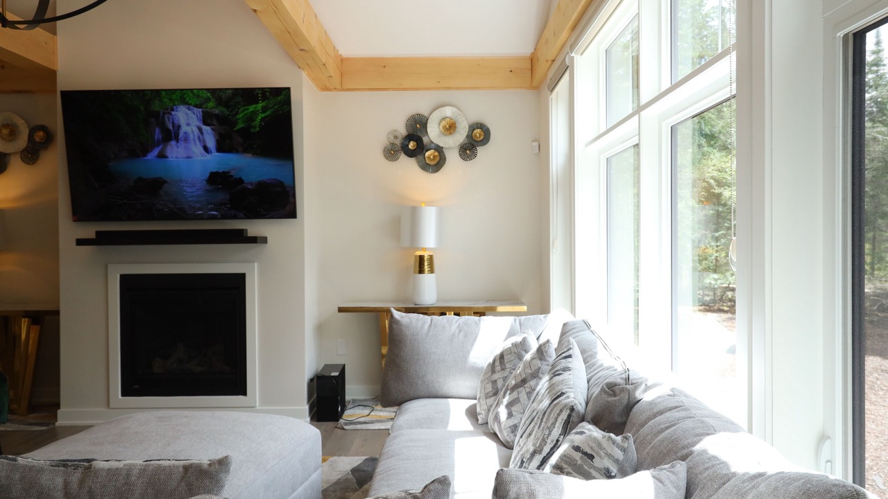 Photo of Livingroom in Lake of Bays