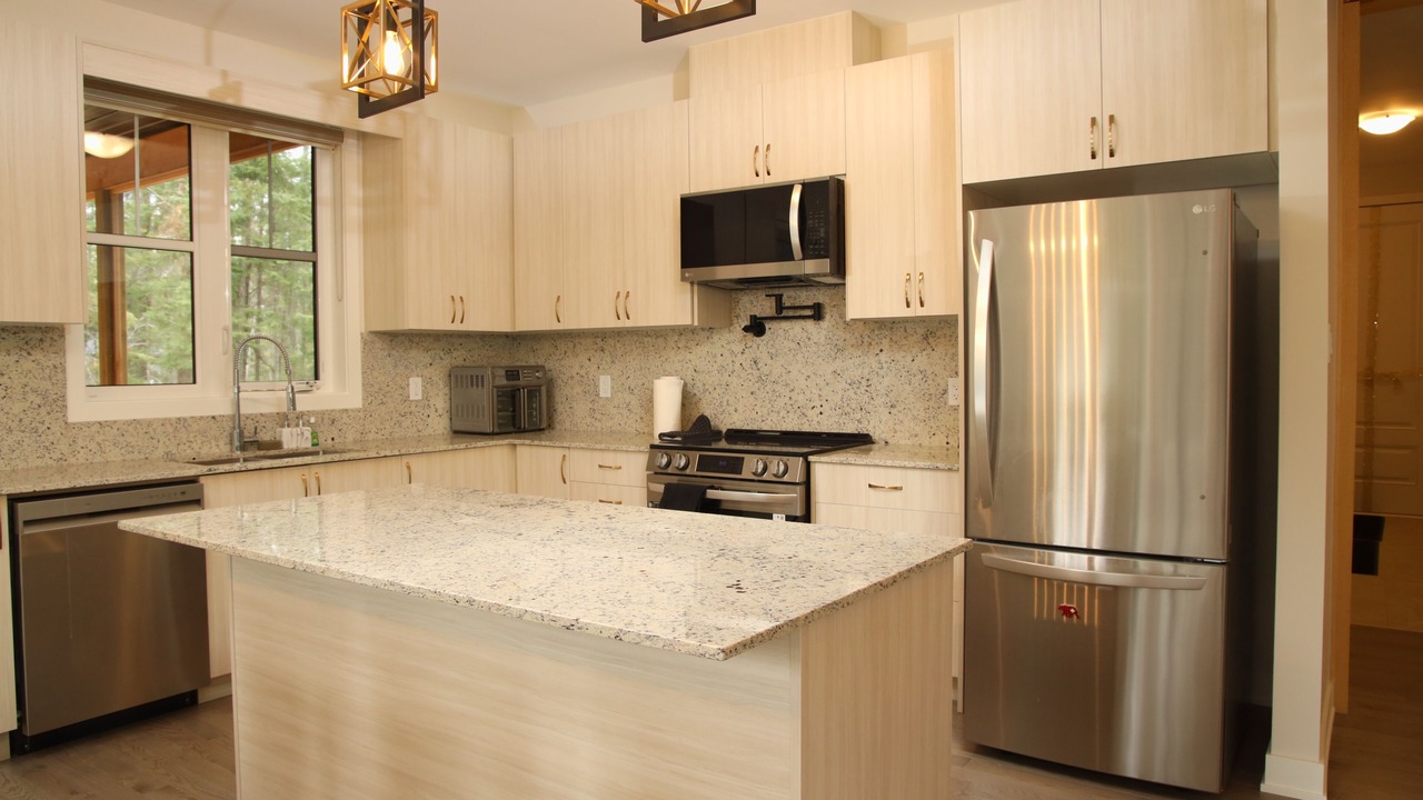 Photo of Kitchen in Lake of Bays