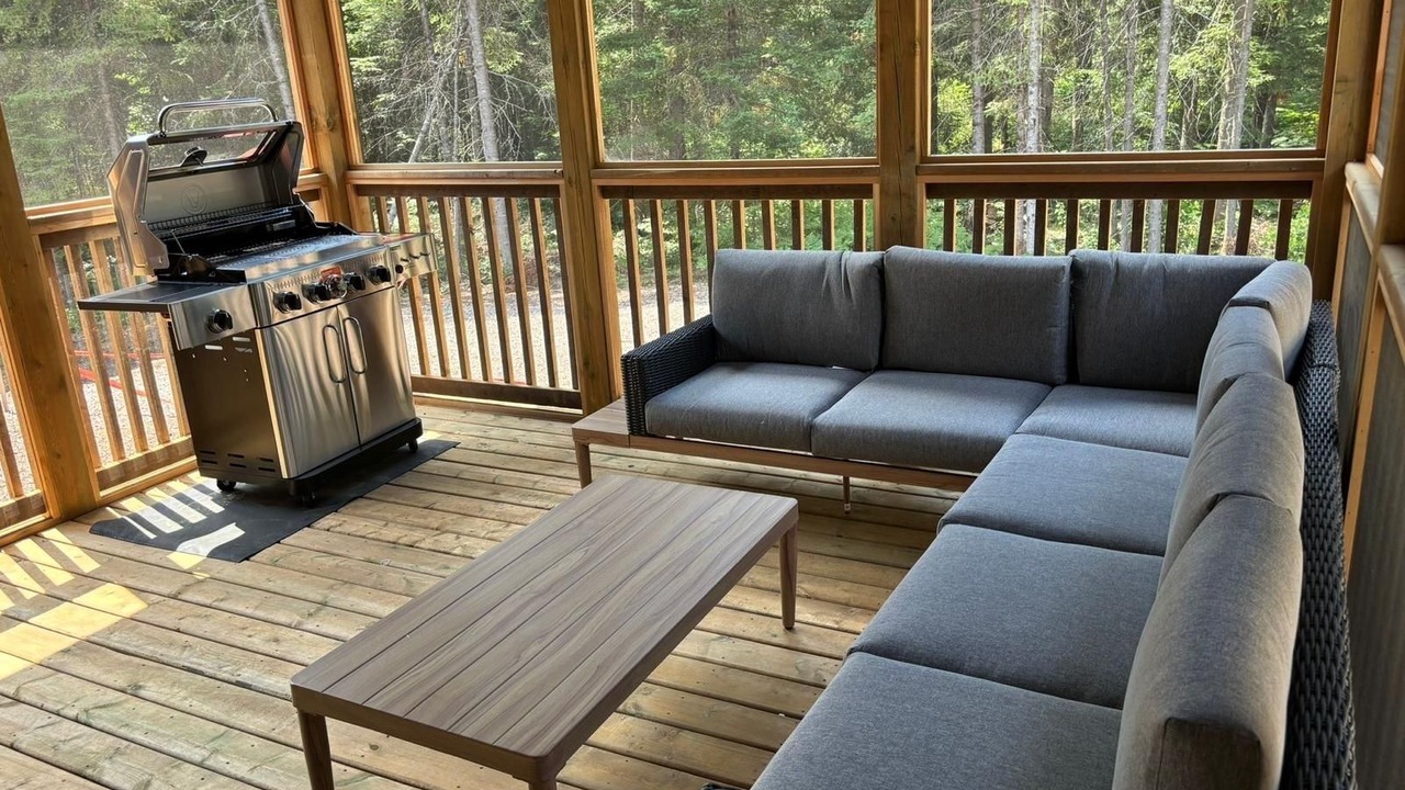 Photo of Livingroom in Lake of Bays