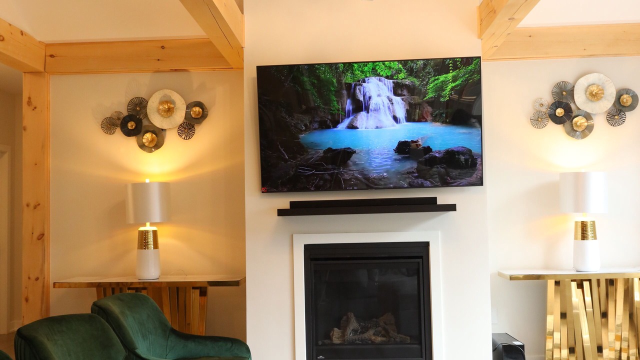 Photo of Livingroom in Lake of Bays
