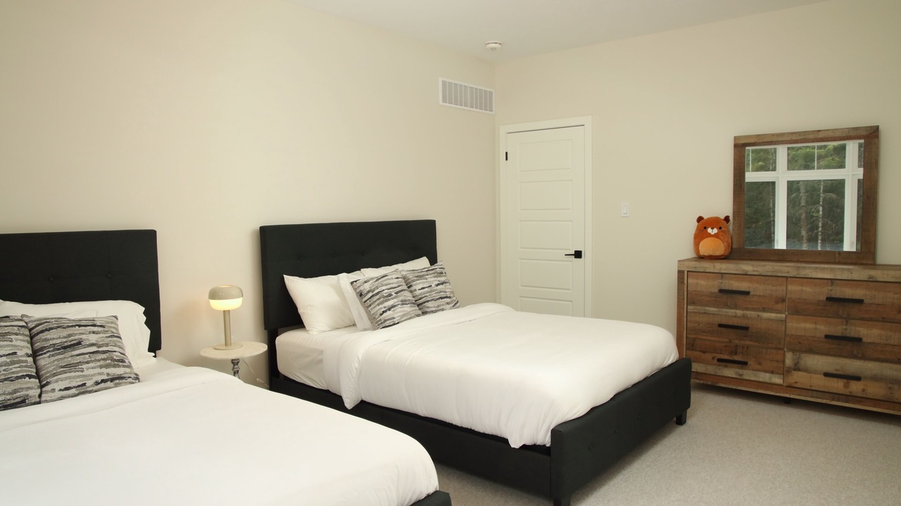 Photo of Bedroom in Lake of Bays