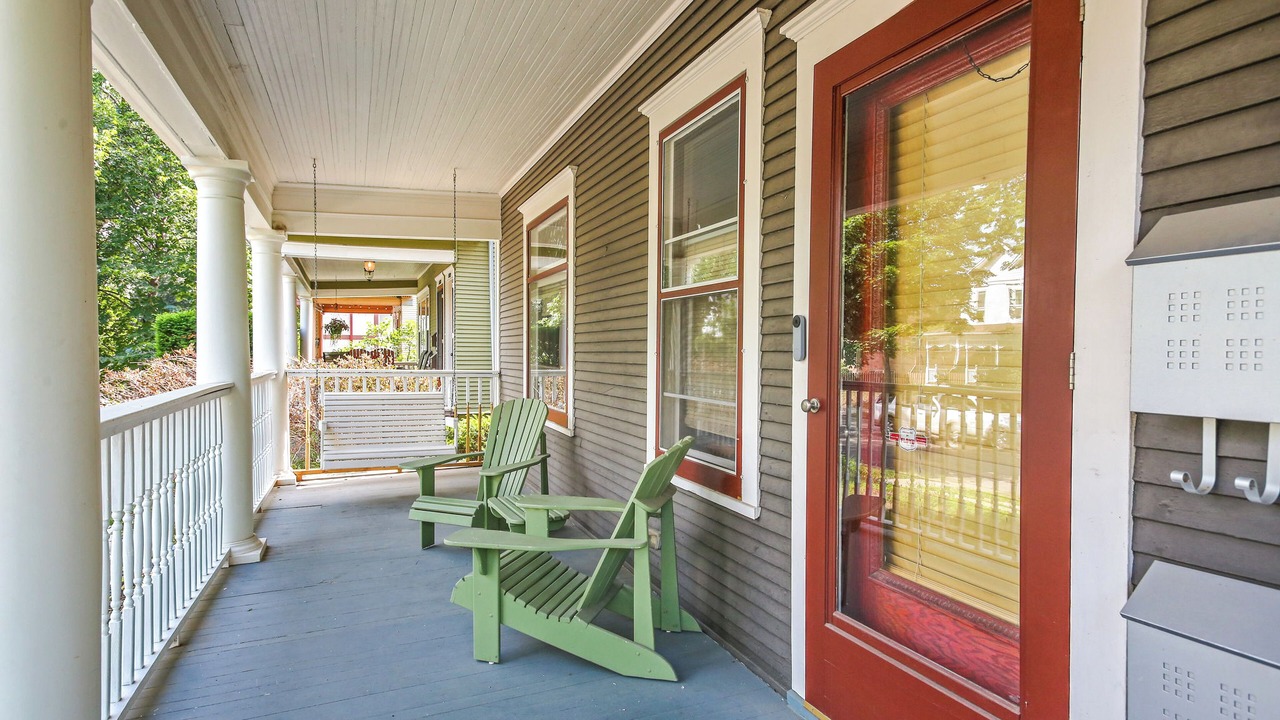 Photo of Outdoor in Lowry Hill East