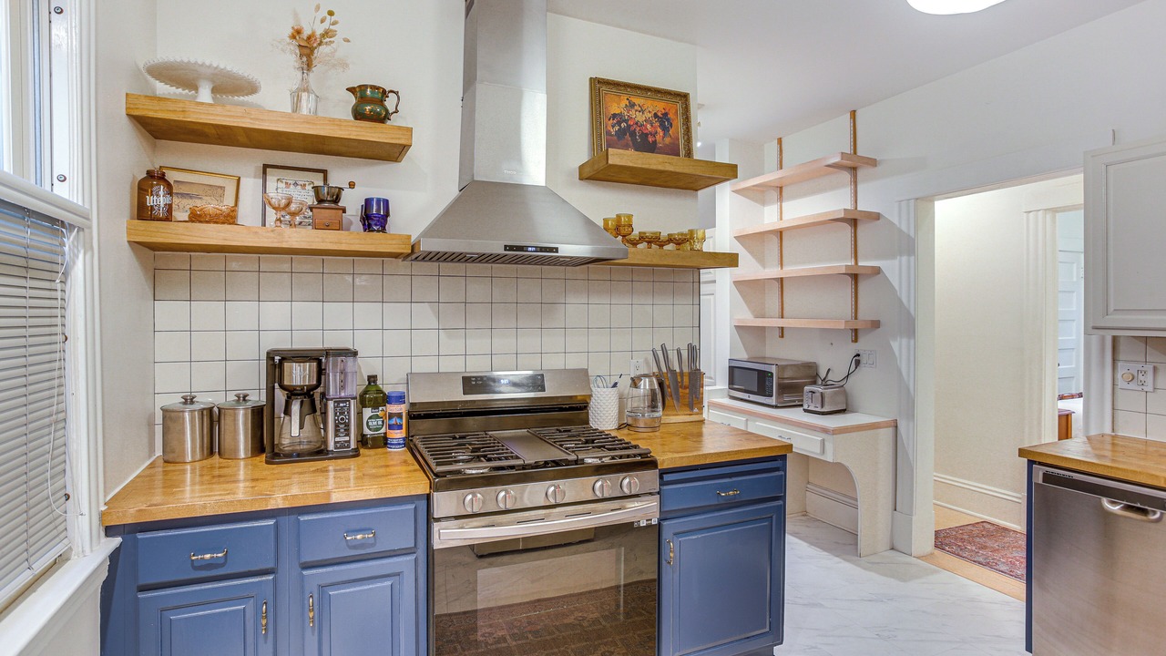 Photo of Kitchen in Lowry Hill East